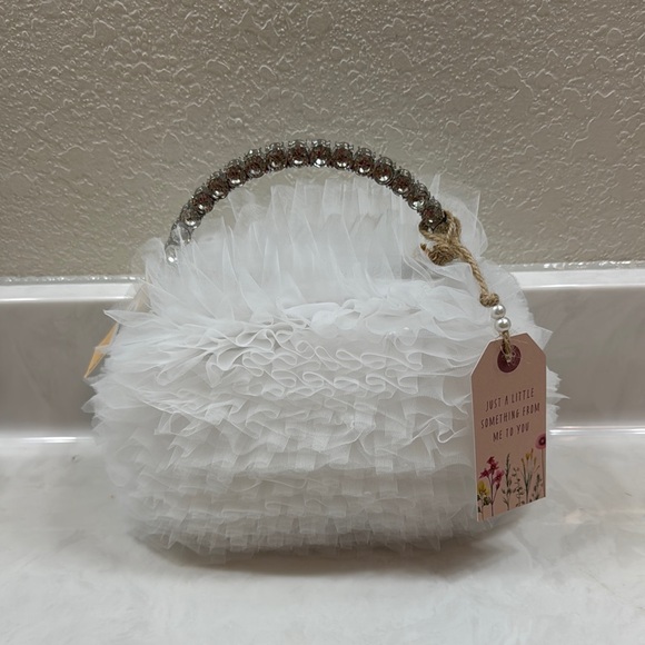 Jewel Badgley Mischka Jazzie Tulle Layered Ruffle Pouch Clutch - Picture 2 of 8